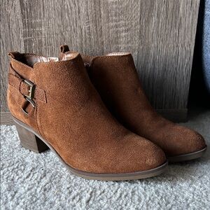 Sonoma Tan Suede Ankle Booties